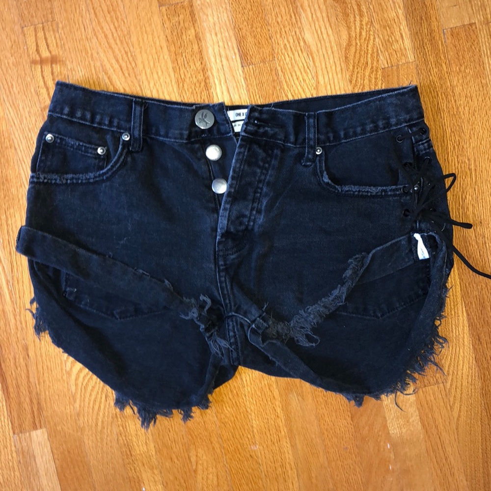 One Teaspoon black bandits shorts with side ties!